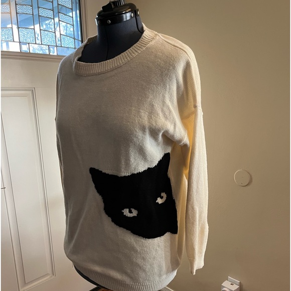 Sweaters - Peeking Black Cat Plus-size Sweater  1X